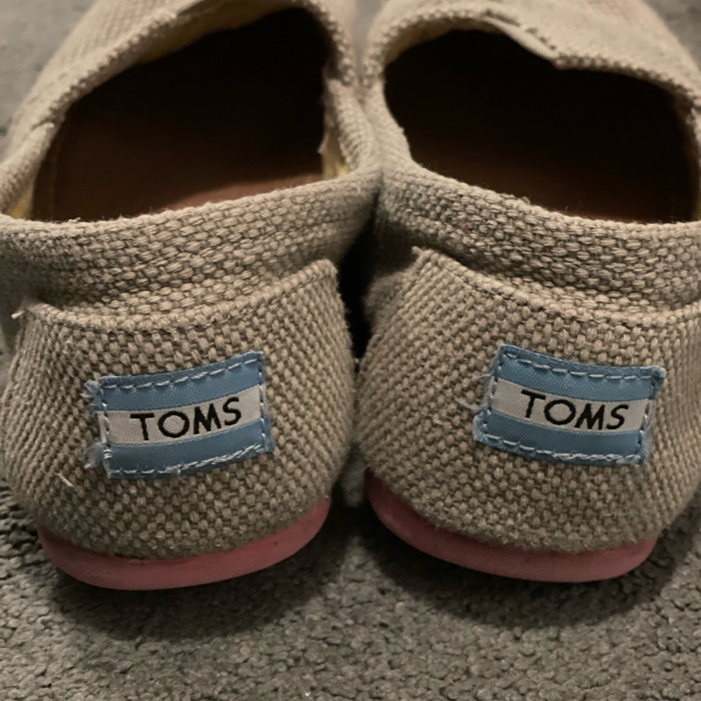 Toms size 7.5 women’s